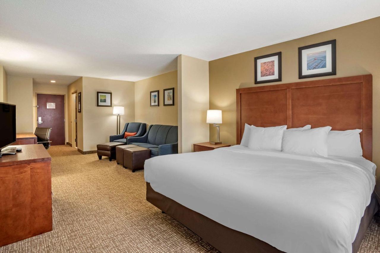 Comfort Inn & Suites Cambridge Exterior foto