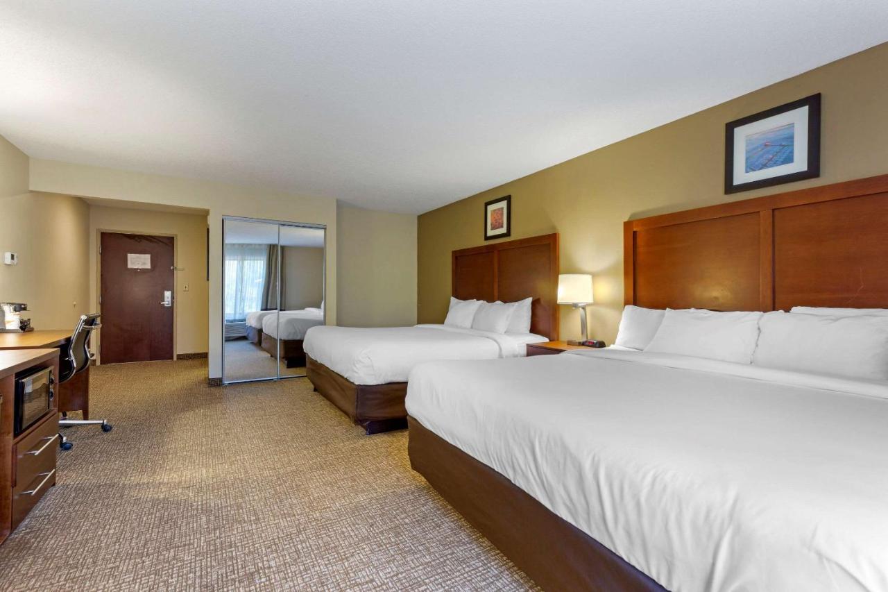 Comfort Inn & Suites Cambridge Exterior foto