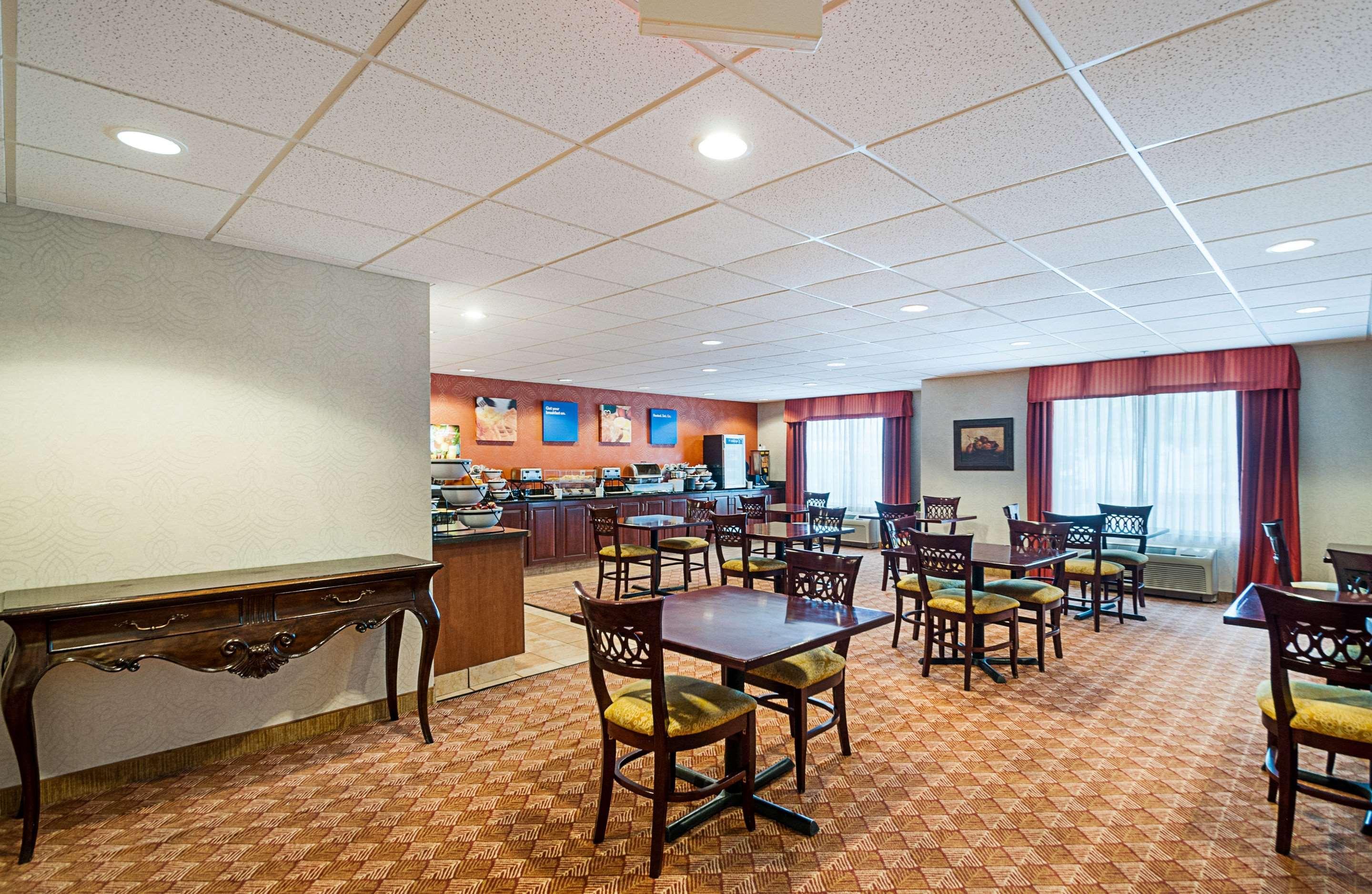 Comfort Inn & Suites Cambridge Exterior foto